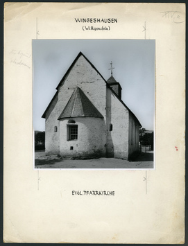 Vorschaubild Wingeshausen: Pfarrkirche, Foto retuschiert mit Reprohinweisen